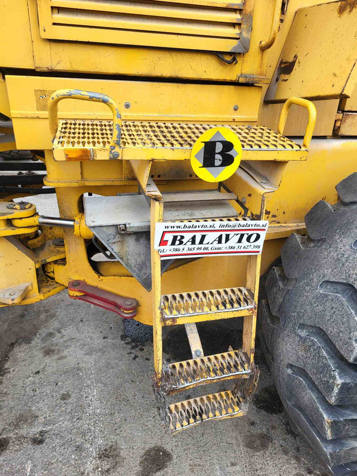 Volvo steps - Prag za Utovarivač: slika Volvo steps - Prag za Utovarivač Volvo steps - Prag za Utovarivač: slika Volvo steps - Prag za Utovarivač