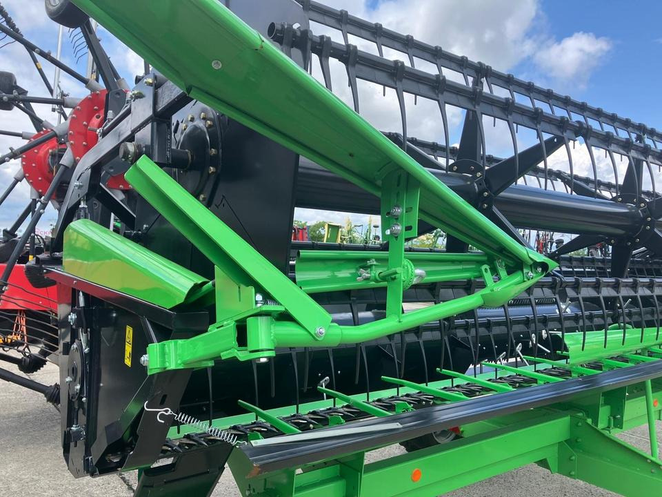 Deutz Fahr Schneidwerk DH540A inkl Schneidwerkwagen Mähdrescher - Heder za kombajn: slika Deutz Fahr Schneidwerk DH540A inkl Schneidwerkwagen Mähdrescher - Heder za kombajn Deutz Fahr Schneidwerk DH540A inkl Schneidwerkwagen Mähdrescher - Heder za kombajn: slika Deutz Fahr Schneidwerk DH540A inkl Schneidwerkwagen Mähdrescher - Heder za kombajn
