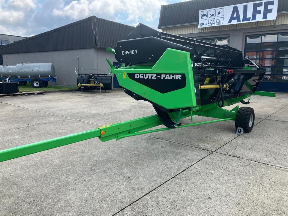 Deutz Fahr Schneidwerk DH540A inkl Schneidwerkwagen Mähdrescher - Heder za kombajn: slika Deutz Fahr Schneidwerk DH540A inkl Schneidwerkwagen Mähdrescher - Heder za kombajn Deutz Fahr Schneidwerk DH540A inkl Schneidwerkwagen Mähdrescher - Heder za kombajn: slika Deutz Fahr Schneidwerk DH540A inkl Schneidwerkwagen Mähdrescher - Heder za kombajn