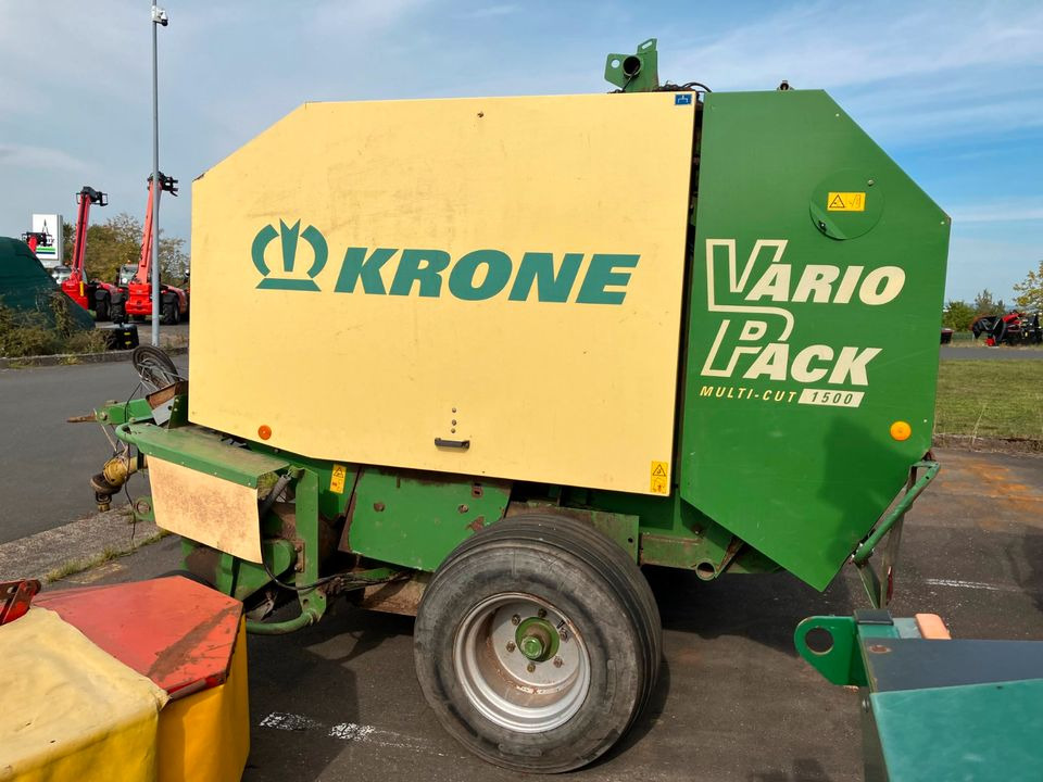 Krone Rundballenpresse VP 1500 MC Schneidwerk Netzbindung - Rolo balirka: slika Krone Rundballenpresse VP 1500 MC Schneidwerk Netzbindung - Rolo balirka Krone Rundballenpresse VP 1500 MC Schneidwerk Netzbindung - Rolo balirka: slika Krone Rundballenpresse VP 1500 MC Schneidwerk Netzbindung - Rolo balirka