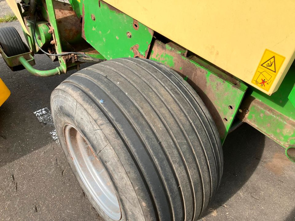 Krone Rundballenpresse VP 1500 MC Schneidwerk Netzbindung - Rolo balirka: slika Krone Rundballenpresse VP 1500 MC Schneidwerk Netzbindung - Rolo balirka Krone Rundballenpresse VP 1500 MC Schneidwerk Netzbindung - Rolo balirka: slika Krone Rundballenpresse VP 1500 MC Schneidwerk Netzbindung - Rolo balirka