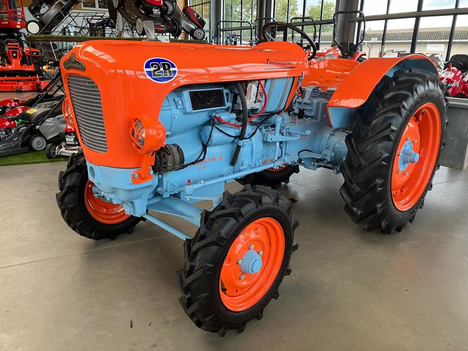 Lamborghini 2 R Typ FL3 Sammlerstück Oldtimer - Traktor: slika Lamborghini 2 R Typ FL3 Sammlerstück Oldtimer - Traktor Lamborghini 2 R Typ FL3 Sammlerstück Oldtimer - Traktor: slika Lamborghini 2 R Typ FL3 Sammlerstück Oldtimer - Traktor