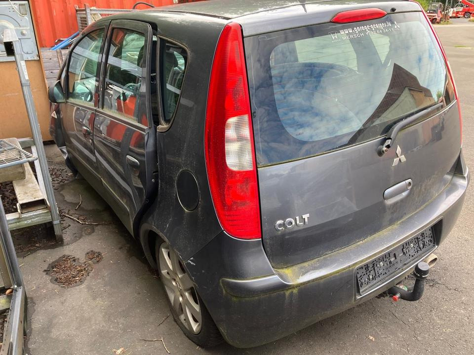 Mitsubishi Colt Unfallfahrzeug - Automobil: slika Mitsubishi Colt Unfallfahrzeug - Automobil Mitsubishi Colt Unfallfahrzeug - Automobil: slika Mitsubishi Colt Unfallfahrzeug - Automobil