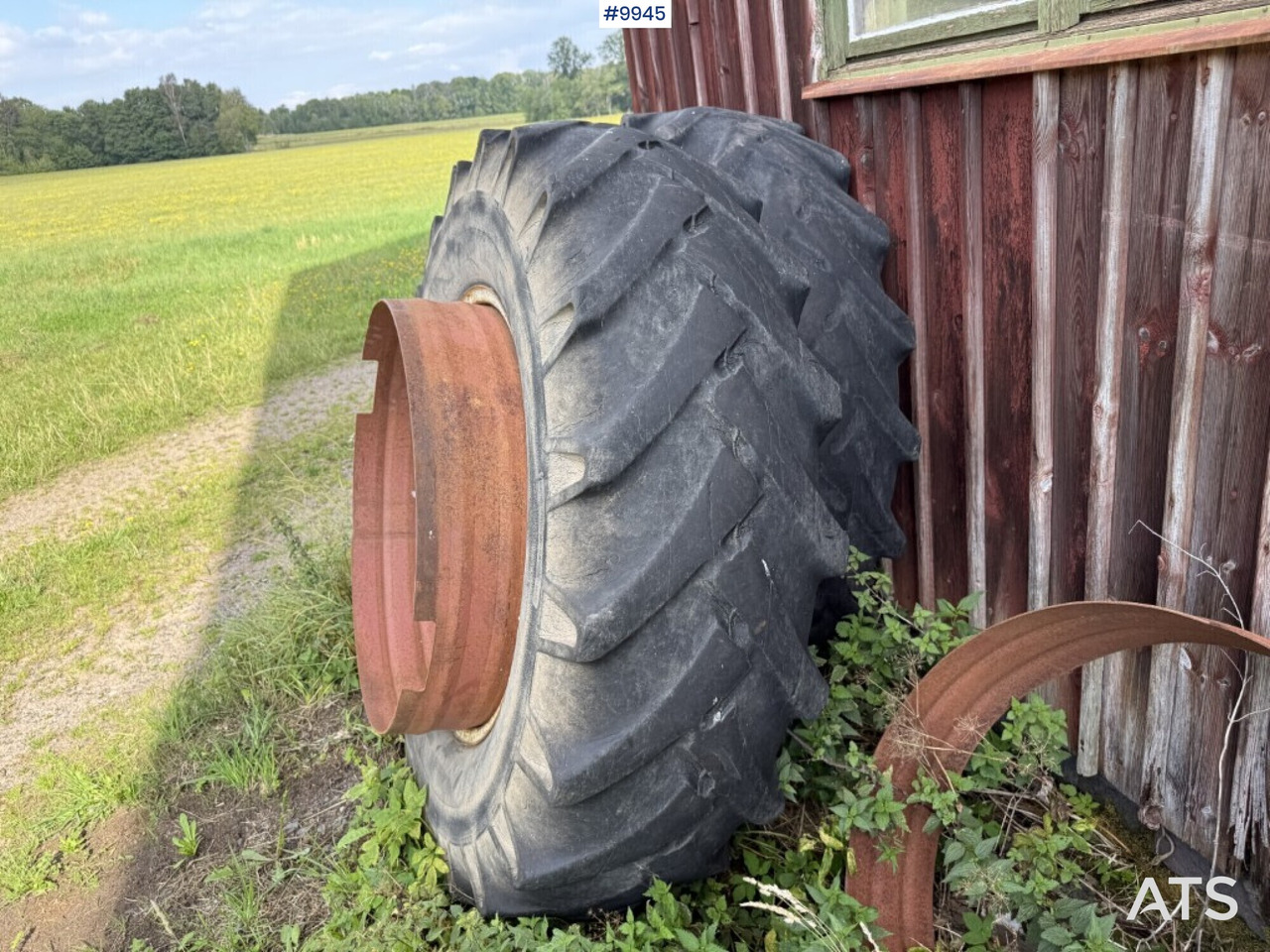 2 tractor tires with rims and rings - Kompletan kotač za Traktor: slika 2 tractor tires with rims and rings - Kompletan kotač za Traktor 2 tractor tires with rims and rings - Kompletan kotač za Traktor: slika 2 tractor tires with rims and rings - Kompletan kotač za Traktor
