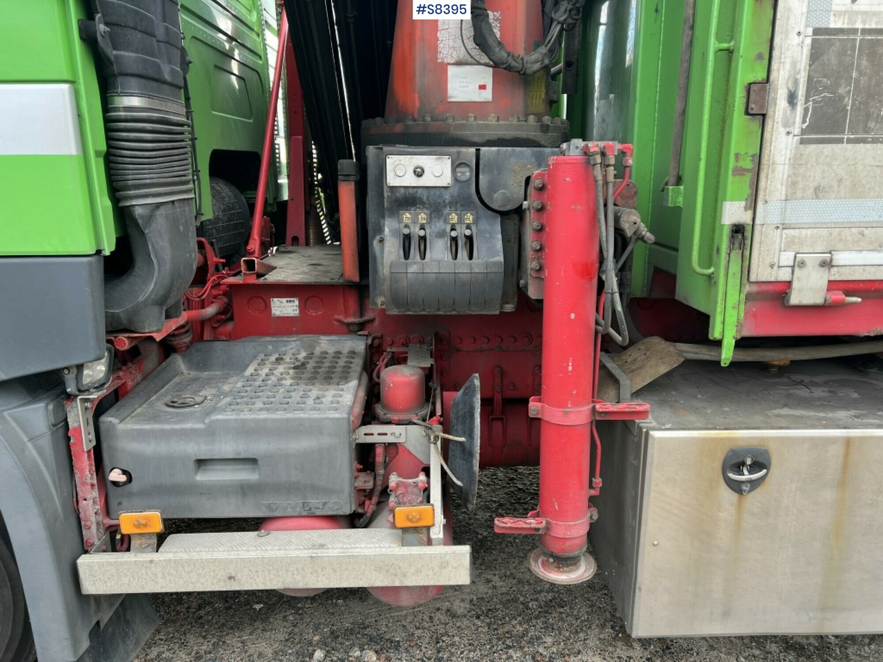 Boom truck with tipper Volvo FM 6x2 - Kamion s kranom: slika Boom truck with tipper Volvo FM 6x2 - Kamion s kranom Boom truck with tipper Volvo FM 6x2 - Kamion s kranom: slika Boom truck with tipper Volvo FM 6x2 - Kamion s kranom