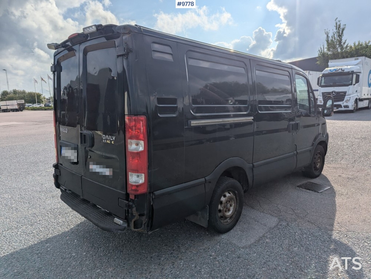 Box Truck Iveco Daily 29L12A V-300 - Furgon: slika Box Truck Iveco Daily 29L12A V-300 - Furgon Box Truck Iveco Daily 29L12A V-300 - Furgon: slika Box Truck Iveco Daily 29L12A V-300 - Furgon