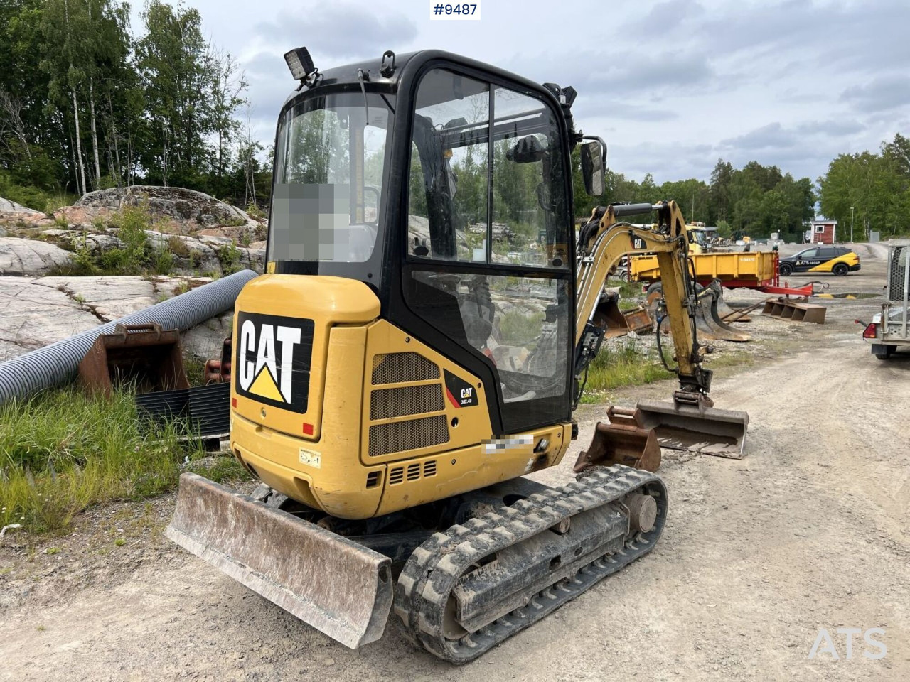 CAT 302,4D Mini excavator with attachments - Mini bager: slika CAT 302,4D Mini excavator with attachments - Mini bager CAT 302,4D Mini excavator with attachments - Mini bager: slika CAT 302,4D Mini excavator with attachments - Mini bager