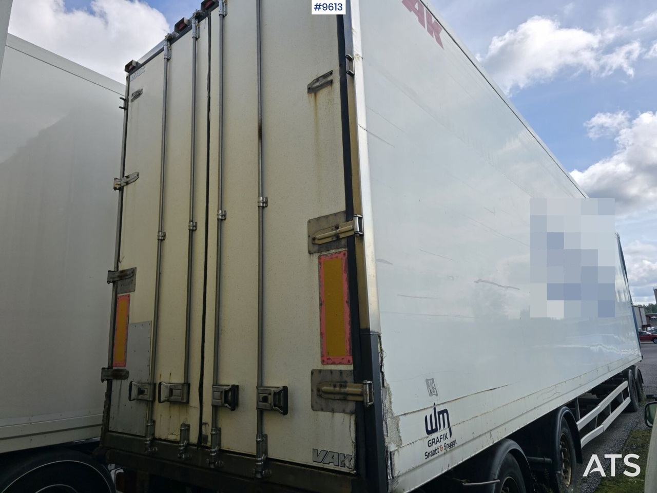 Cabinet trailer VAK V-4-40 openable side - Prikolica sa zatvorenim sandukom: slika Cabinet trailer VAK V-4-40 openable side - Prikolica sa zatvorenim sandukom Cabinet trailer VAK V-4-40 openable side - Prikolica sa zatvorenim sandukom: slika Cabinet trailer VAK V-4-40 openable side - Prikolica sa zatvorenim sandukom