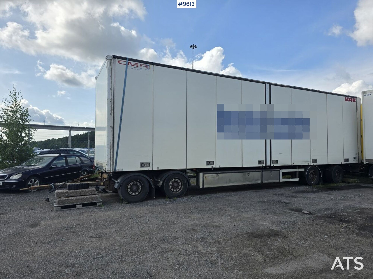 Cabinet trailer VAK V-4-40 openable side - Prikolica sa zatvorenim sandukom: slika Cabinet trailer VAK V-4-40 openable side - Prikolica sa zatvorenim sandukom Cabinet trailer VAK V-4-40 openable side - Prikolica sa zatvorenim sandukom: slika Cabinet trailer VAK V-4-40 openable side - Prikolica sa zatvorenim sandukom