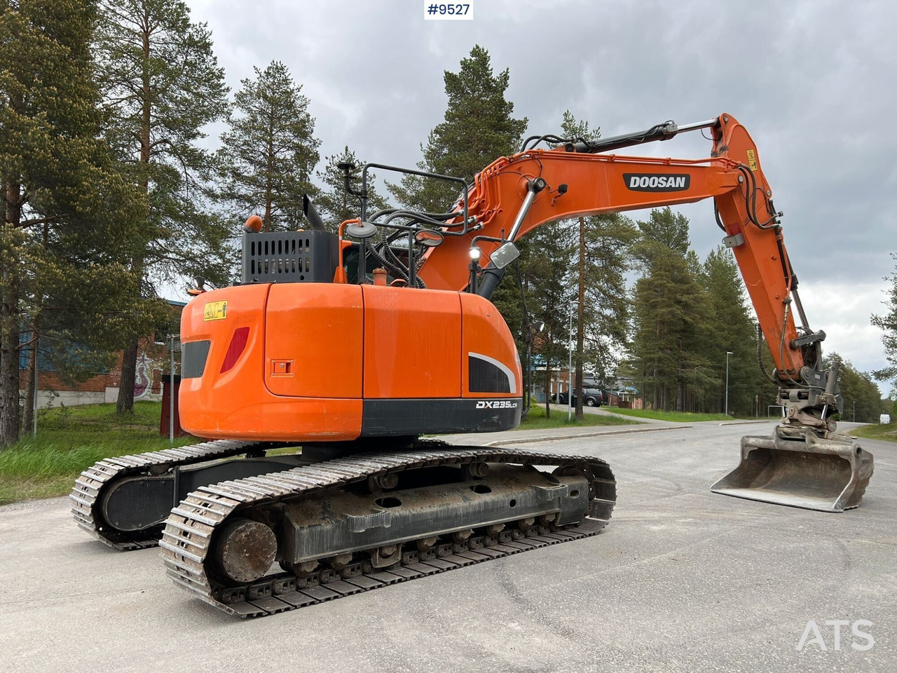 Excavator Doosan DX235 LCR-5 with excavator system (SEE VIDEO) - Bager gusjeničar: slika Excavator Doosan DX235 LCR-5 with excavator system (SEE VIDEO) - Bager gusjeničar Excavator Doosan DX235 LCR-5 with excavator system (SEE VIDEO) - Bager gusjeničar: slika Excavator Doosan DX235 LCR-5 with excavator system (SEE VIDEO) - Bager gusjeničar