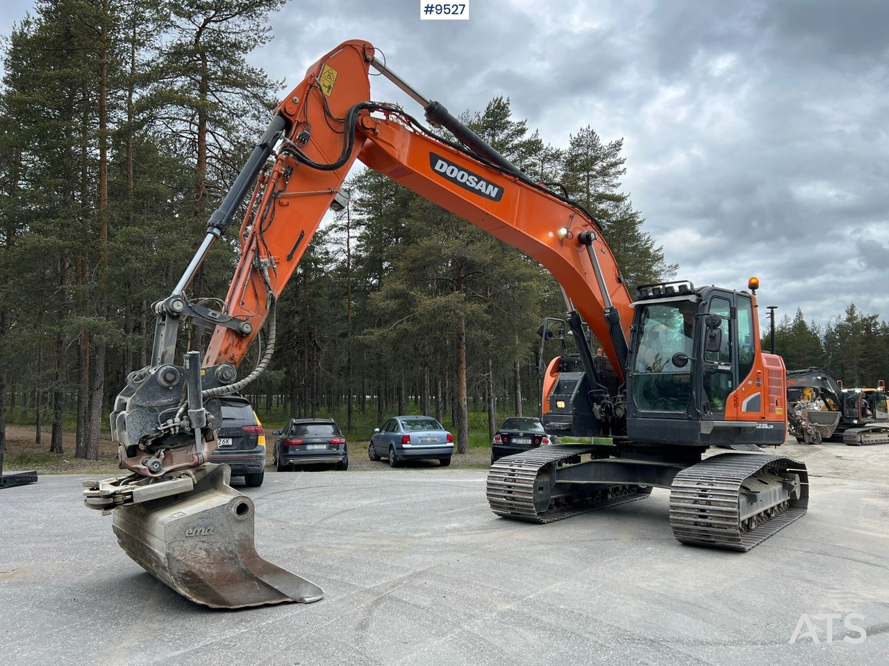 Excavator Doosan DX235 LCR-5 with excavator system (SEE VIDEO) - Bager gusjeničar: slika Excavator Doosan DX235 LCR-5 with excavator system (SEE VIDEO) - Bager gusjeničar Excavator Doosan DX235 LCR-5 with excavator system (SEE VIDEO) - Bager gusjeničar: slika Excavator Doosan DX235 LCR-5 with excavator system (SEE VIDEO) - Bager gusjeničar