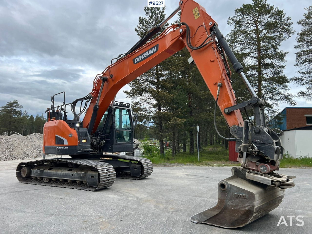 Excavator Doosan DX235 LCR-5 with excavator system (SEE VIDEO) - Bager gusjeničar: slika Excavator Doosan DX235 LCR-5 with excavator system (SEE VIDEO) - Bager gusjeničar Excavator Doosan DX235 LCR-5 with excavator system (SEE VIDEO) - Bager gusjeničar: slika Excavator Doosan DX235 LCR-5 with excavator system (SEE VIDEO) - Bager gusjeničar