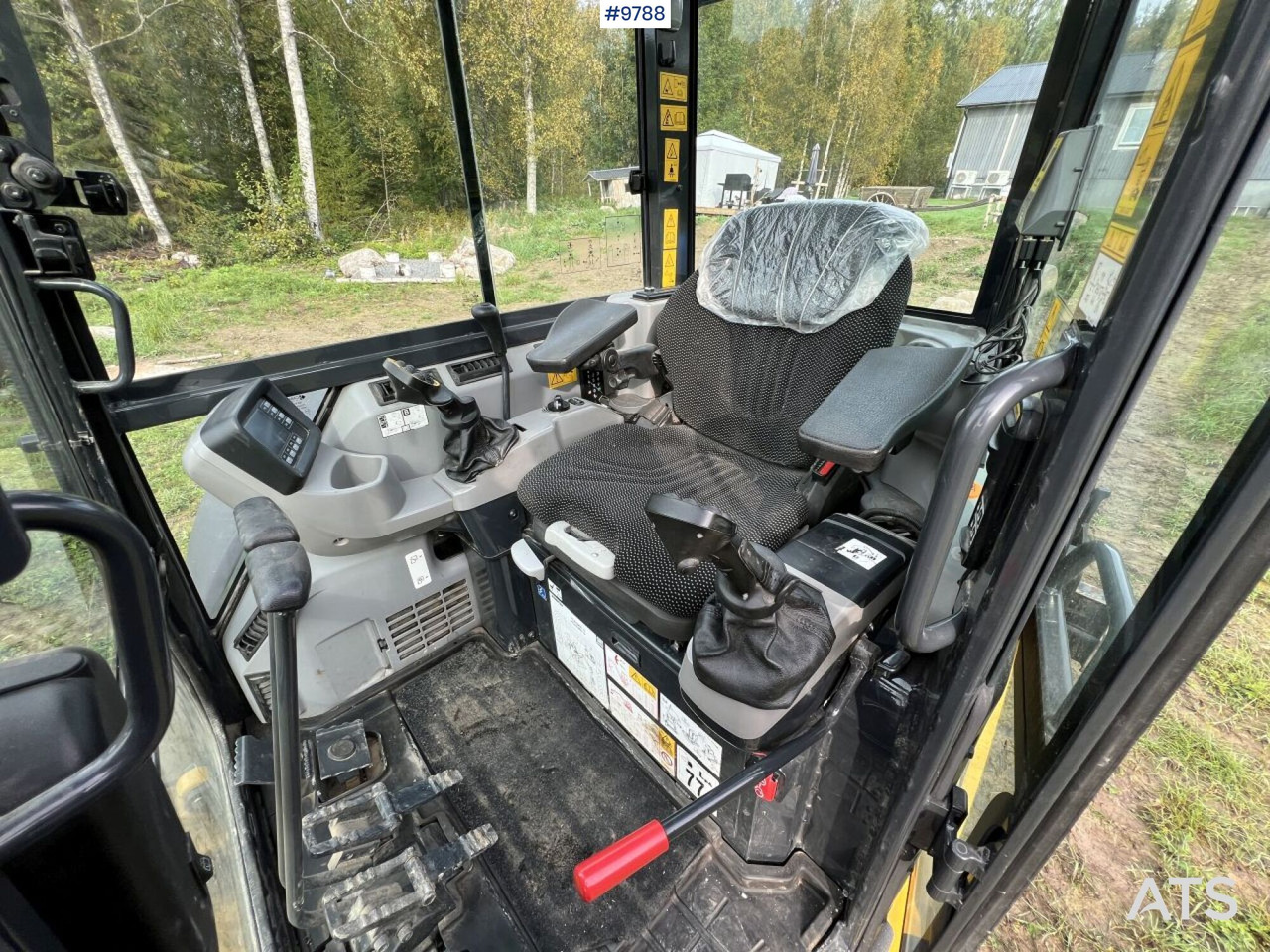 KOMATSU PC55MR-5E0 Excavator with attachments (SEE VIDEO) - Mini bager: slika KOMATSU PC55MR-5E0 Excavator with attachments (SEE VIDEO) - Mini bager KOMATSU PC55MR-5E0 Excavator with attachments (SEE VIDEO) - Mini bager: slika KOMATSU PC55MR-5E0 Excavator with attachments (SEE VIDEO) - Mini bager