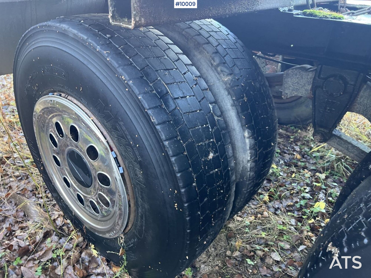 Prikolica s niskim utovarivačem Machine trolley with ramps: slika Prikolica s niskim utovarivačem Machine trolley with ramps