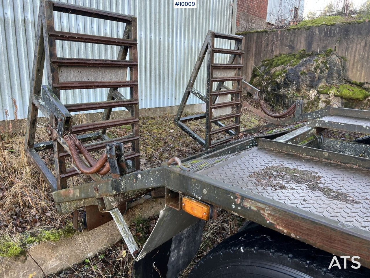 Prikolica s niskim utovarivačem Machine trolley with ramps: slika Prikolica s niskim utovarivačem Machine trolley with ramps