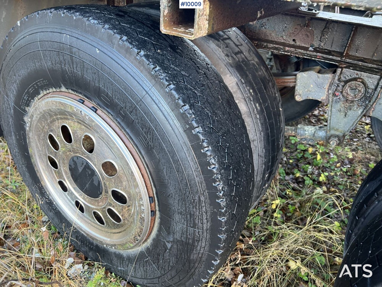 Prikolica s niskim utovarivačem Machine trolley with ramps: slika Prikolica s niskim utovarivačem Machine trolley with ramps