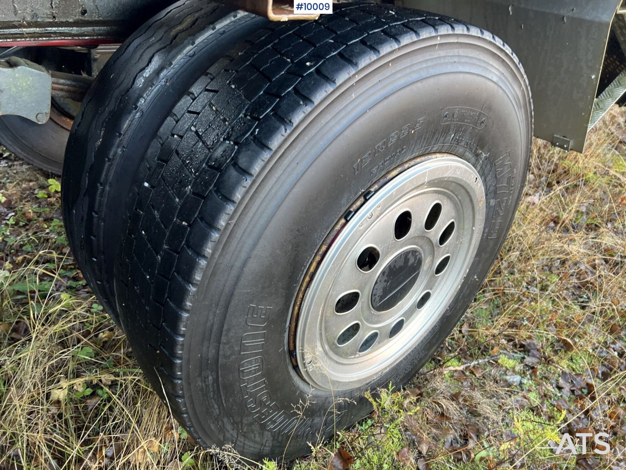 Prikolica s niskim utovarivačem Machine trolley with ramps: slika Prikolica s niskim utovarivačem Machine trolley with ramps