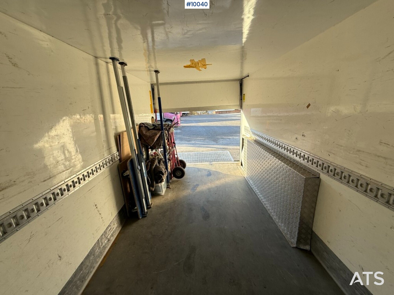 Dostavno vozilo sa zatvorenim sandukom Mercedes Benz Sprinter with tail lift: slika Dostavno vozilo sa zatvorenim sandukom Mercedes Benz Sprinter with tail lift Dostavno vozilo sa zatvorenim sandukom Mercedes Benz Sprinter with tail lift: slika Dostavno vozilo sa zatvorenim sandukom Mercedes Benz Sprinter with tail lift