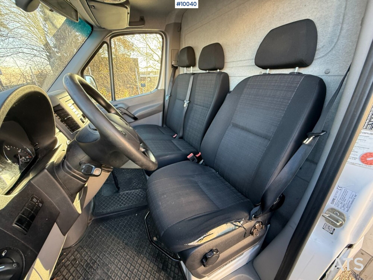 Dostavno vozilo sa zatvorenim sandukom Mercedes Benz Sprinter with tail lift: slika Dostavno vozilo sa zatvorenim sandukom Mercedes Benz Sprinter with tail lift Dostavno vozilo sa zatvorenim sandukom Mercedes Benz Sprinter with tail lift: slika Dostavno vozilo sa zatvorenim sandukom Mercedes Benz Sprinter with tail lift