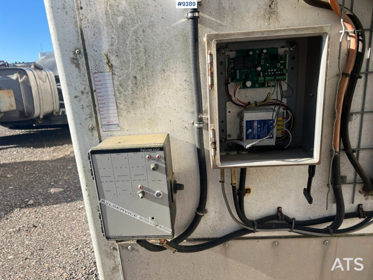 Refrigerated trailer box - Lagab - 6ton - Izmjenjivi sanduk hladnjaka: slika Refrigerated trailer box - Lagab - 6ton - Izmjenjivi sanduk hladnjaka Refrigerated trailer box - Lagab - 6ton - Izmjenjivi sanduk hladnjaka: slika Refrigerated trailer box - Lagab - 6ton - Izmjenjivi sanduk hladnjaka