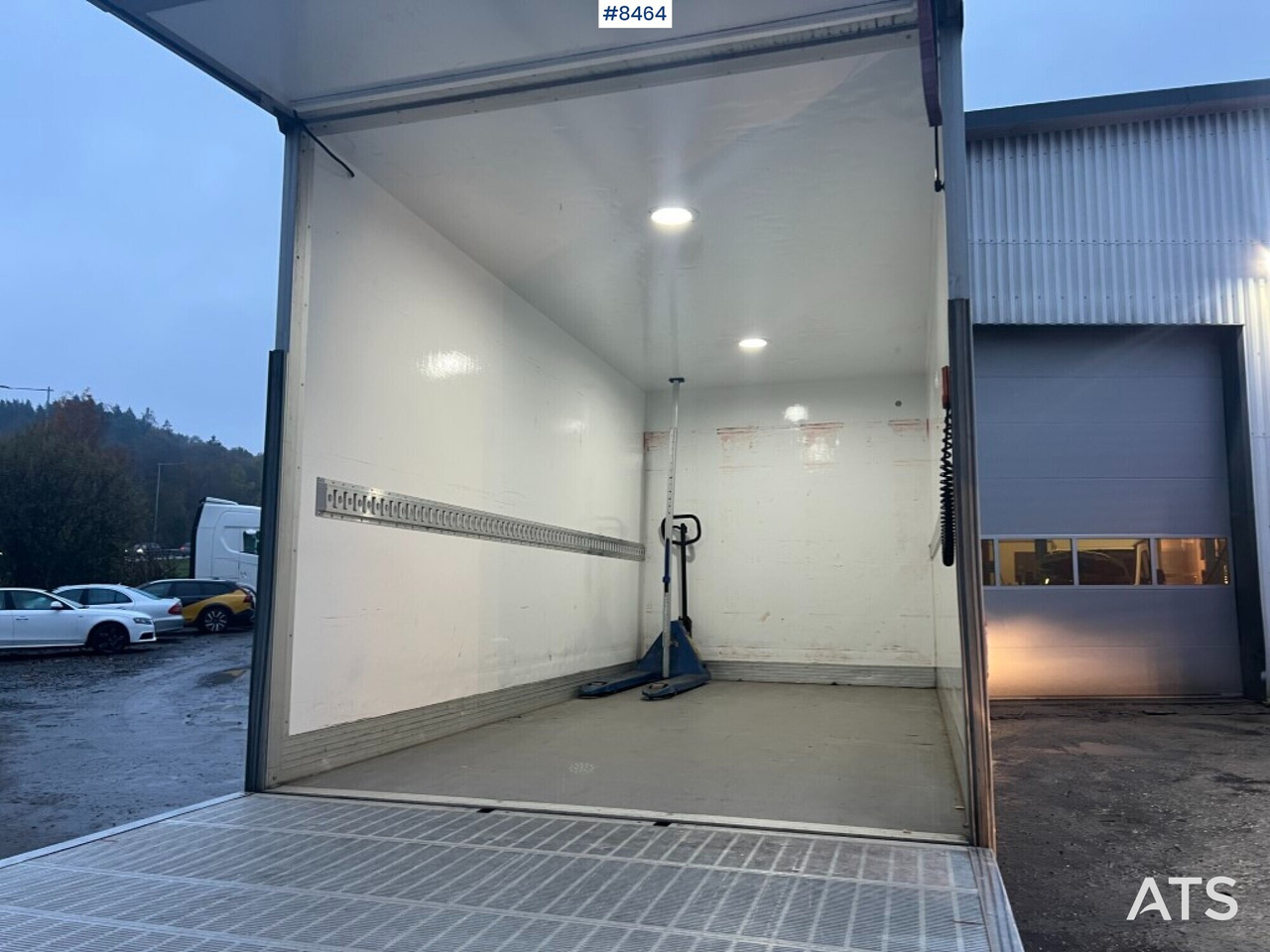Renault master with tail lift - Dostavno vozilo sa zatvorenim sandukom: slika Renault master with tail lift - Dostavno vozilo sa zatvorenim sandukom Renault master with tail lift - Dostavno vozilo sa zatvorenim sandukom: slika Renault master with tail lift - Dostavno vozilo sa zatvorenim sandukom