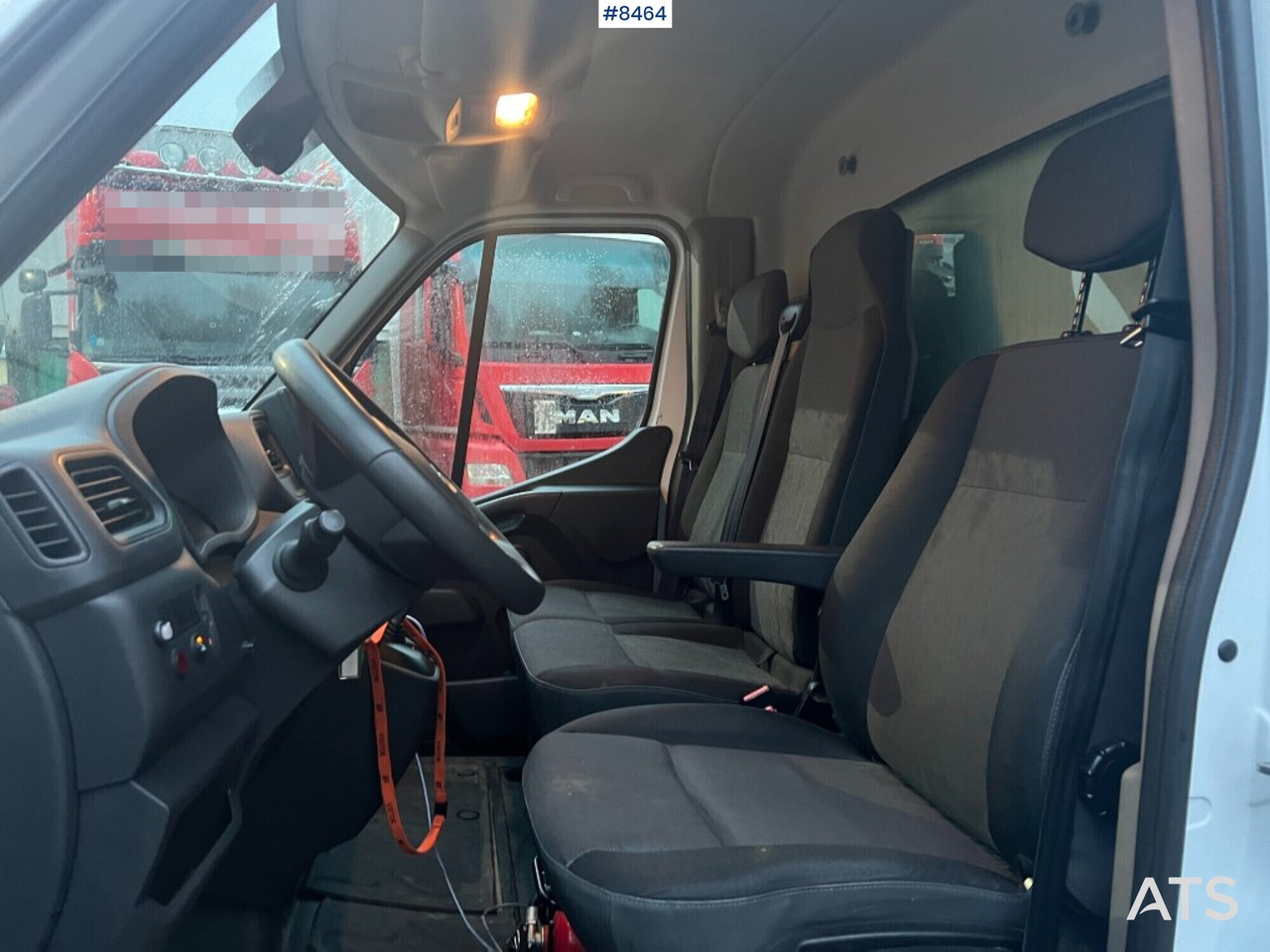 Renault master with tail lift - Dostavno vozilo sa zatvorenim sandukom: slika Renault master with tail lift - Dostavno vozilo sa zatvorenim sandukom Renault master with tail lift - Dostavno vozilo sa zatvorenim sandukom: slika Renault master with tail lift - Dostavno vozilo sa zatvorenim sandukom