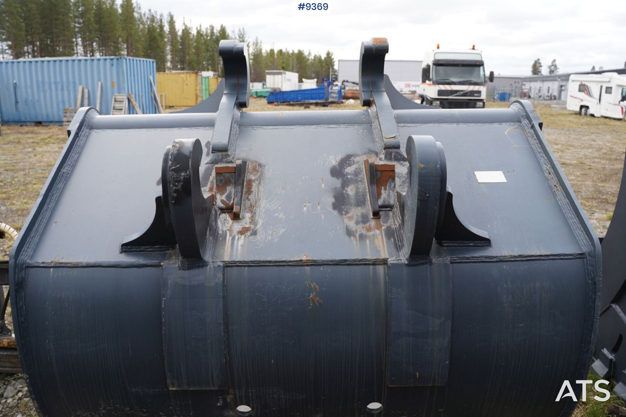 Tooth bucket TOBA SMP 105 - Građevinska oprema: slika Tooth bucket TOBA SMP 105 - Građevinska oprema Tooth bucket TOBA SMP 105 - Građevinska oprema: slika Tooth bucket TOBA SMP 105 - Građevinska oprema