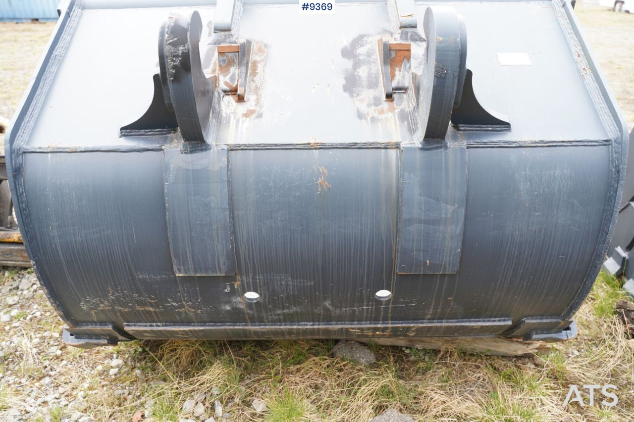 Tooth bucket TOBA SMP 105 - Građevinska oprema: slika Tooth bucket TOBA SMP 105 - Građevinska oprema Tooth bucket TOBA SMP 105 - Građevinska oprema: slika Tooth bucket TOBA SMP 105 - Građevinska oprema