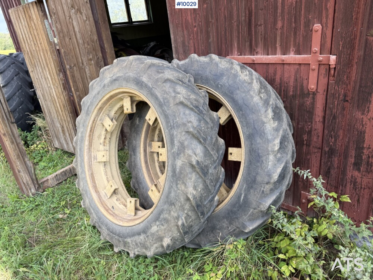 Traktordäck med ringar Goodyear 13.6-38 (4,500:- ex moms) - Kompletan kotač za Traktor: slika Traktordäck med ringar Goodyear 13.6-38 (4,500:- ex moms) - Kompletan kotač za Traktor Traktordäck med ringar Goodyear 13.6-38 (4,500:- ex moms) - Kompletan kotač za Traktor: slika Traktordäck med ringar Goodyear 13.6-38 (4,500:- ex moms) - Kompletan kotač za Traktor