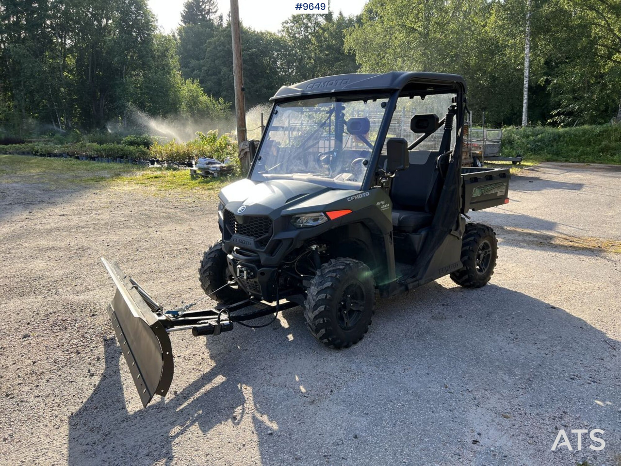UTV CFMOTO UFORCE 600 with plow - ATV/ Quad vozilo: slika UTV CFMOTO UFORCE 600 with plow - ATV/ Quad vozilo UTV CFMOTO UFORCE 600 with plow - ATV/ Quad vozilo: slika UTV CFMOTO UFORCE 600 with plow - ATV/ Quad vozilo
