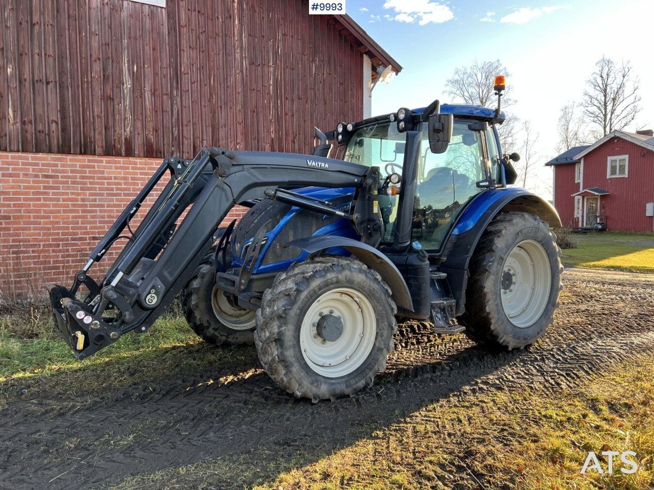 Valtra Versu N134 (VIDEO) - Traktor: slika Valtra Versu N134 (VIDEO) - Traktor Valtra Versu N134 (VIDEO) - Traktor: slika Valtra Versu N134 (VIDEO) - Traktor
