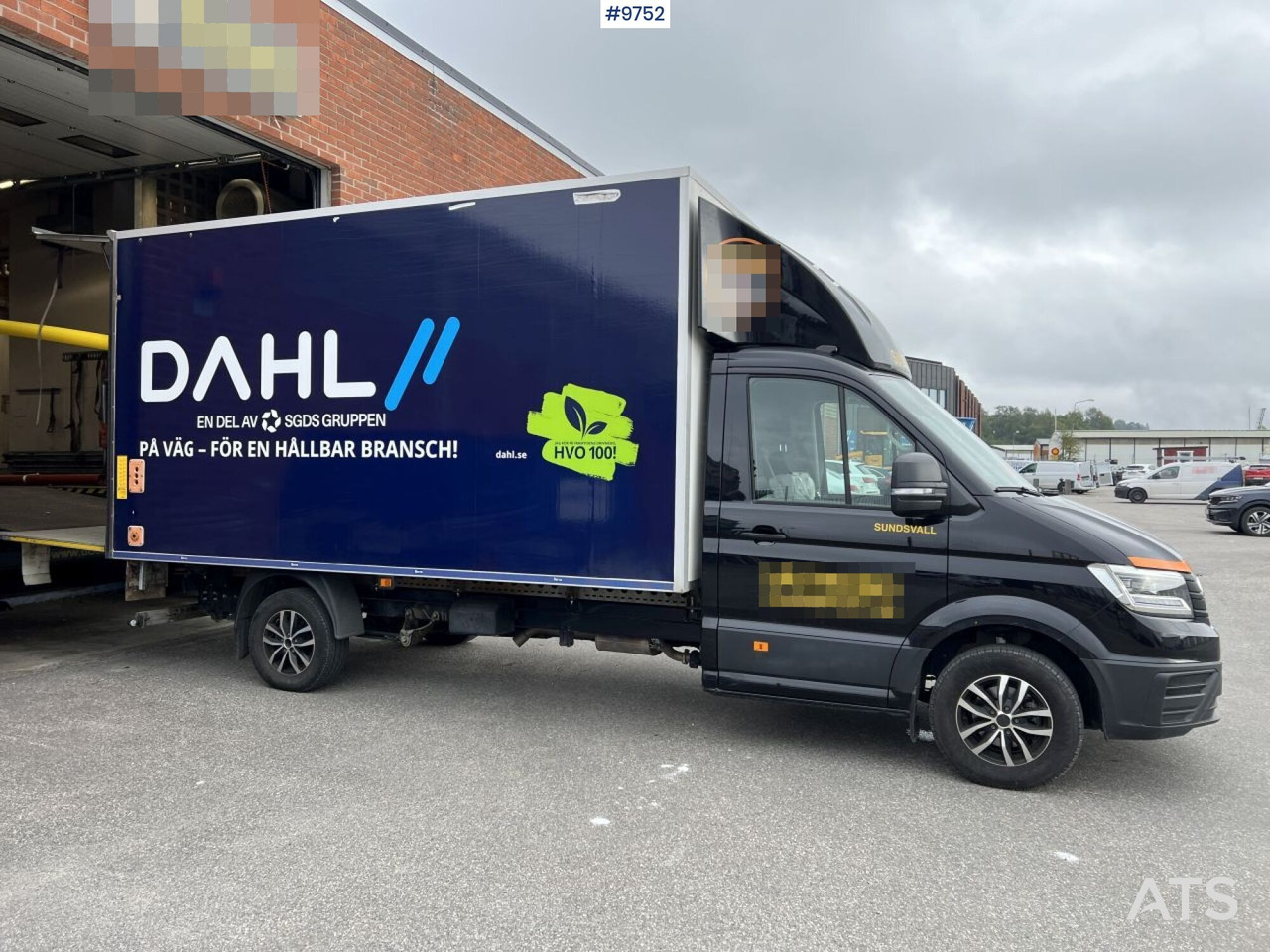 Dostavno vozilo sa zatvorenim sandukom Volkswagen Crafter with tail lift: slika Dostavno vozilo sa zatvorenim sandukom Volkswagen Crafter with tail lift