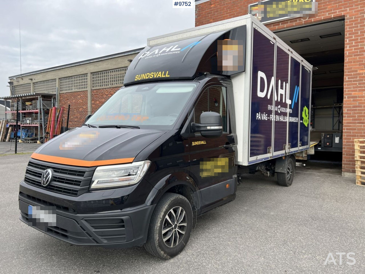 Dostavno vozilo sa zatvorenim sandukom Volkswagen Crafter with tail lift: slika Dostavno vozilo sa zatvorenim sandukom Volkswagen Crafter with tail lift