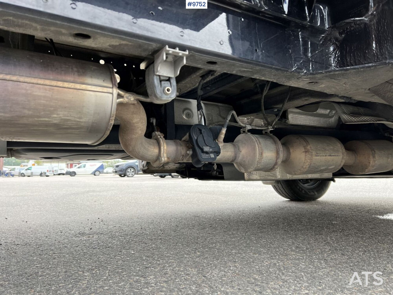 Dostavno vozilo sa zatvorenim sandukom Volkswagen Crafter with tail lift: slika Dostavno vozilo sa zatvorenim sandukom Volkswagen Crafter with tail lift