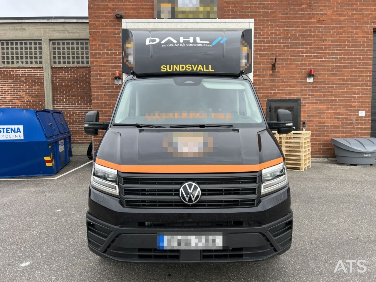 Dostavno vozilo sa zatvorenim sandukom Volkswagen Crafter with tail lift: slika Dostavno vozilo sa zatvorenim sandukom Volkswagen Crafter with tail lift