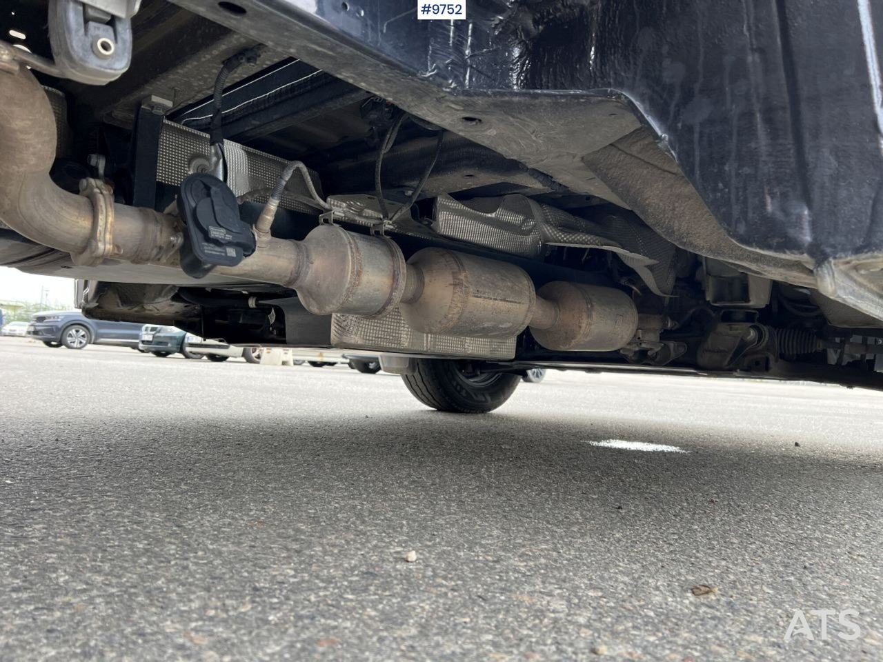 Dostavno vozilo sa zatvorenim sandukom Volkswagen Crafter with tail lift: slika Dostavno vozilo sa zatvorenim sandukom Volkswagen Crafter with tail lift