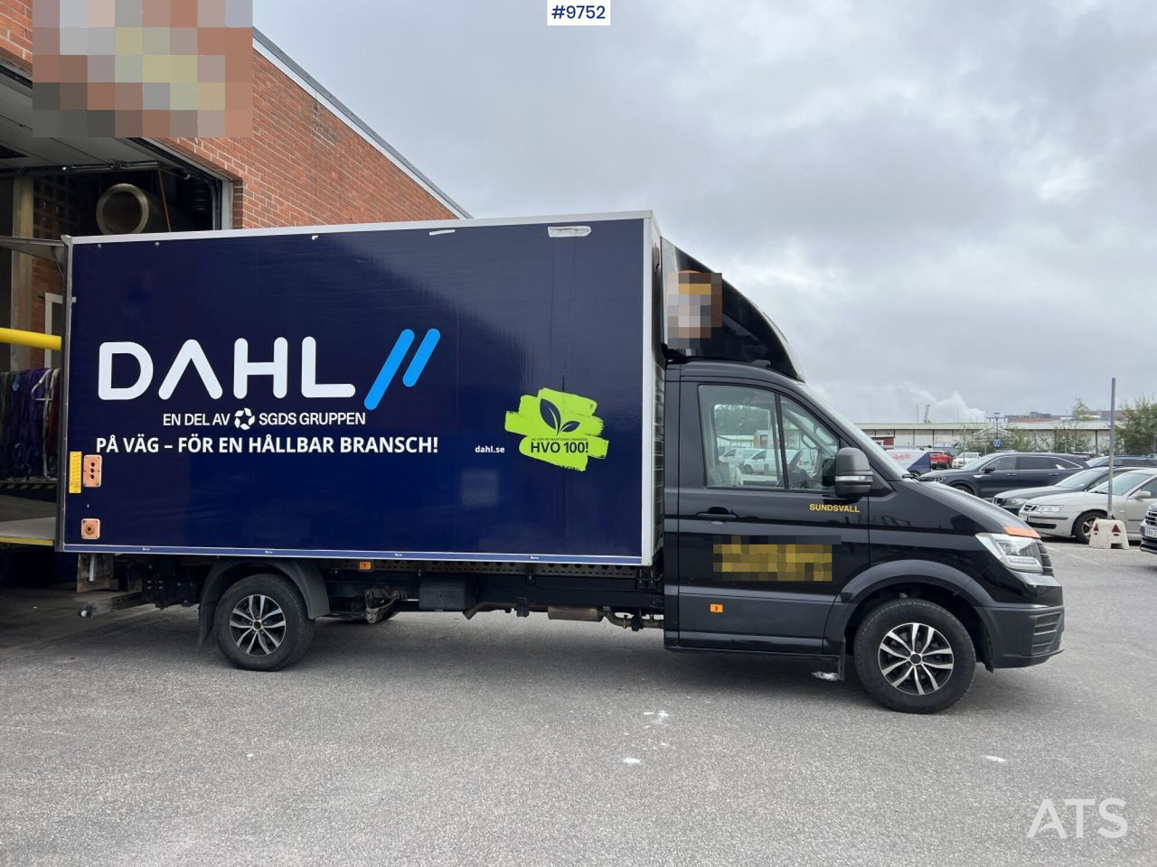 Dostavno vozilo sa zatvorenim sandukom Volkswagen Crafter with tail lift: slika Dostavno vozilo sa zatvorenim sandukom Volkswagen Crafter with tail lift