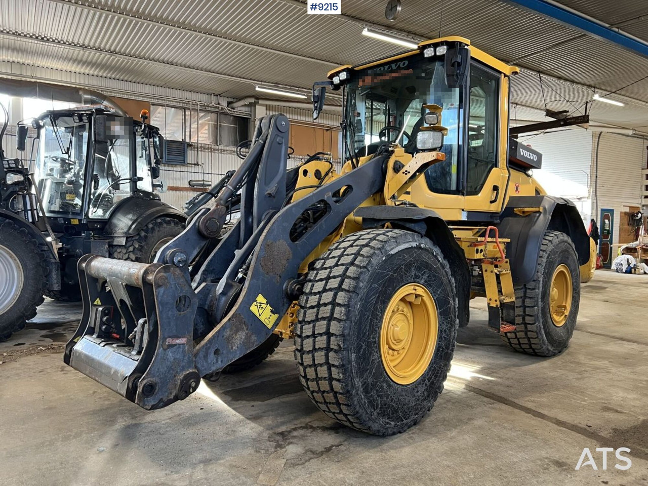 Volvo L 90 H Wheel loader (VIDEO) - Utovarivač na kotačima: slika Volvo L 90 H Wheel loader (VIDEO) - Utovarivač na kotačima Volvo L 90 H Wheel loader (VIDEO) - Utovarivač na kotačima: slika Volvo L 90 H Wheel loader (VIDEO) - Utovarivač na kotačima