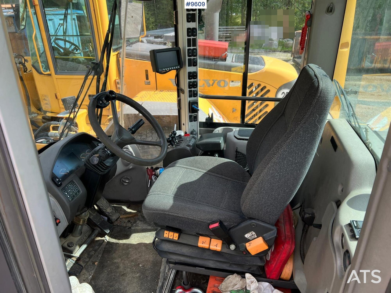 Volvo L90 G wheel loader - Utovarivač na kotačima: slika Volvo L90 G wheel loader - Utovarivač na kotačima Volvo L90 G wheel loader - Utovarivač na kotačima: slika Volvo L90 G wheel loader - Utovarivač na kotačima
