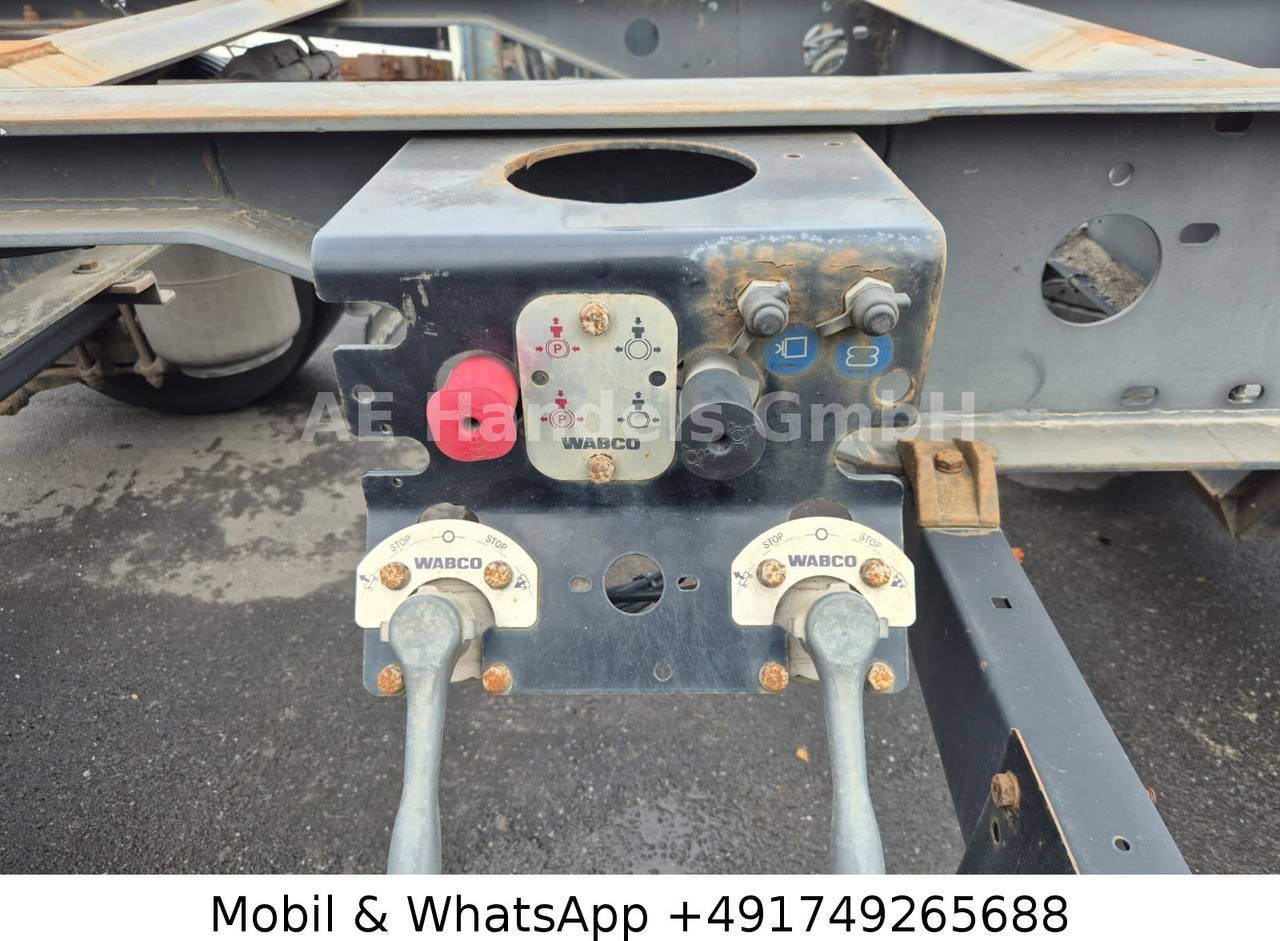 Transporter kontejnera/ Prikolica s izmjenjivim sanducima Kögel AW 18 BDF Drehschemel *Scheibenbremsen/Vollluft: slika Transporter kontejnera/ Prikolica s izmjenjivim sanducima Kögel AW 18 BDF Drehschemel *Scheibenbremsen/Vollluft Transporter kontejnera/ Prikolica s izmjenjivim sanducima Kögel AW 18 BDF Drehschemel *Scheibenbremsen/Vollluft: slika Transporter kontejnera/ Prikolica s izmjenjivim sanducima Kögel AW 18 BDF Drehschemel *Scheibenbremsen/Vollluft