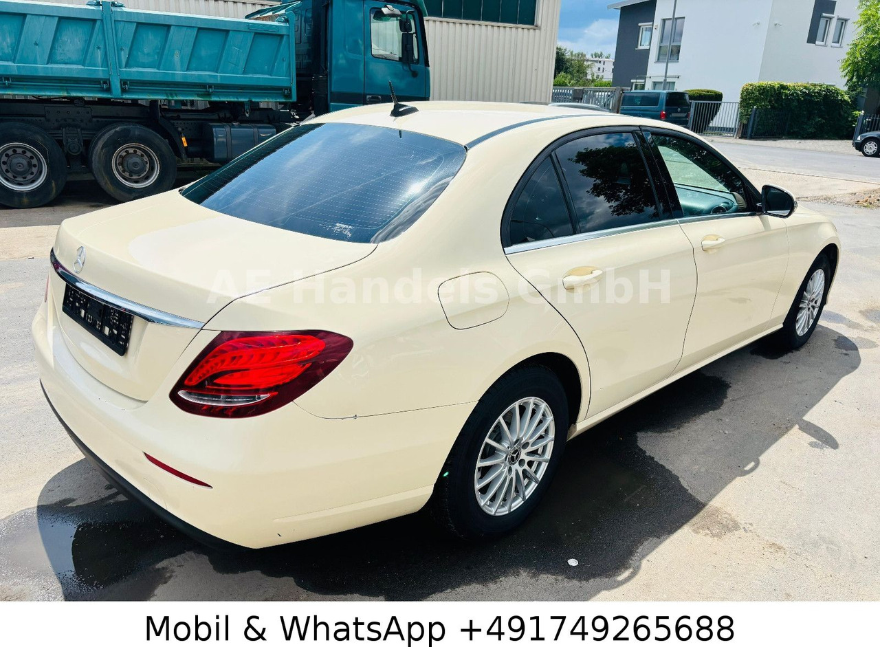 Mercedes-Benz E 220 d *Leder / Sitzheizung / Tempomat - Limuzina: slika Mercedes-Benz E 220 d *Leder / Sitzheizung / Tempomat - Limuzina Mercedes-Benz E 220 d *Leder / Sitzheizung / Tempomat - Limuzina: slika Mercedes-Benz E 220 d *Leder / Sitzheizung / Tempomat - Limuzina