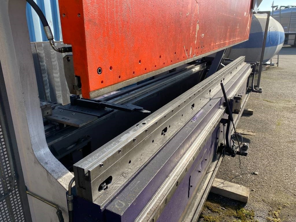 Apkant preša BEYELER Presse/Plieuse PR6 2000KNx4100MM endommagé: slika Apkant preša BEYELER Presse/Plieuse PR6 2000KNx4100MM endommagé Apkant preša BEYELER Presse/Plieuse PR6 2000KNx4100MM endommagé: slika Apkant preša BEYELER Presse/Plieuse PR6 2000KNx4100MM endommagé