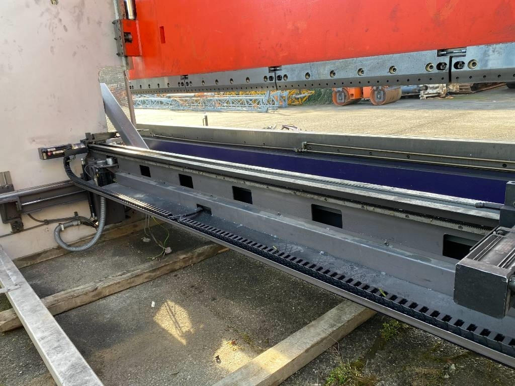 Apkant preša BEYELER Presse/Plieuse PR6 2000KNx4100MM endommagé: slika Apkant preša BEYELER Presse/Plieuse PR6 2000KNx4100MM endommagé Apkant preša BEYELER Presse/Plieuse PR6 2000KNx4100MM endommagé: slika Apkant preša BEYELER Presse/Plieuse PR6 2000KNx4100MM endommagé