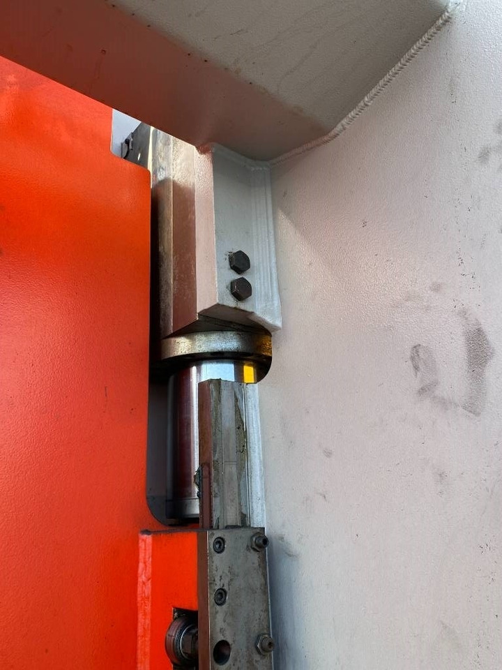 Apkant preša BEYELER Presse/Plieuse PR6 2000KNx4100MM endommagé: slika Apkant preša BEYELER Presse/Plieuse PR6 2000KNx4100MM endommagé Apkant preša BEYELER Presse/Plieuse PR6 2000KNx4100MM endommagé: slika Apkant preša BEYELER Presse/Plieuse PR6 2000KNx4100MM endommagé