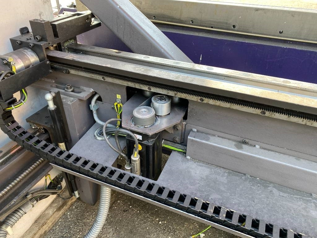 Apkant preša BEYELER Presse/Plieuse PR6 2000KNx4100MM endommagé: slika Apkant preša BEYELER Presse/Plieuse PR6 2000KNx4100MM endommagé Apkant preša BEYELER Presse/Plieuse PR6 2000KNx4100MM endommagé: slika Apkant preša BEYELER Presse/Plieuse PR6 2000KNx4100MM endommagé