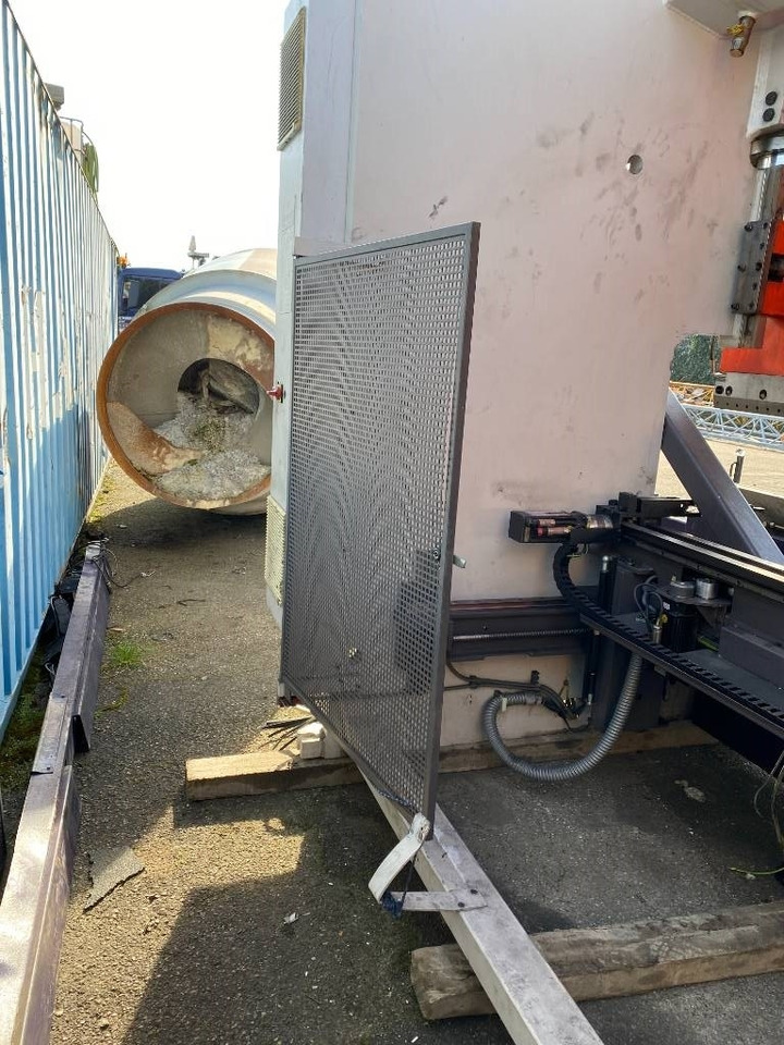 Apkant preša BEYELER Presse/Plieuse PR6 2000KNx4100MM endommagé: slika Apkant preša BEYELER Presse/Plieuse PR6 2000KNx4100MM endommagé Apkant preša BEYELER Presse/Plieuse PR6 2000KNx4100MM endommagé: slika Apkant preša BEYELER Presse/Plieuse PR6 2000KNx4100MM endommagé