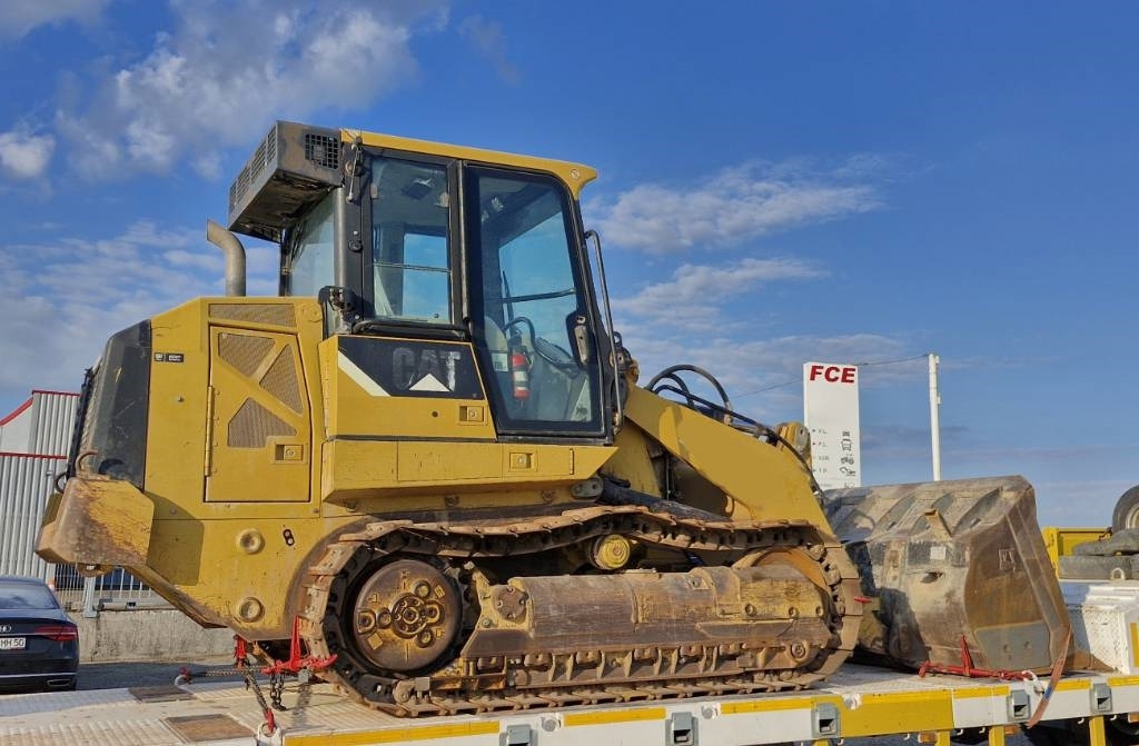 CAT 953 D A REPARER *TO REPAIR*ZU REPARIEREN - Utovarivač gusjeničar: slika CAT 953 D A REPARER *TO REPAIR*ZU REPARIEREN - Utovarivač gusjeničar CAT 953 D A REPARER *TO REPAIR*ZU REPARIEREN - Utovarivač gusjeničar: slika CAT 953 D A REPARER *TO REPAIR*ZU REPARIEREN - Utovarivač gusjeničar