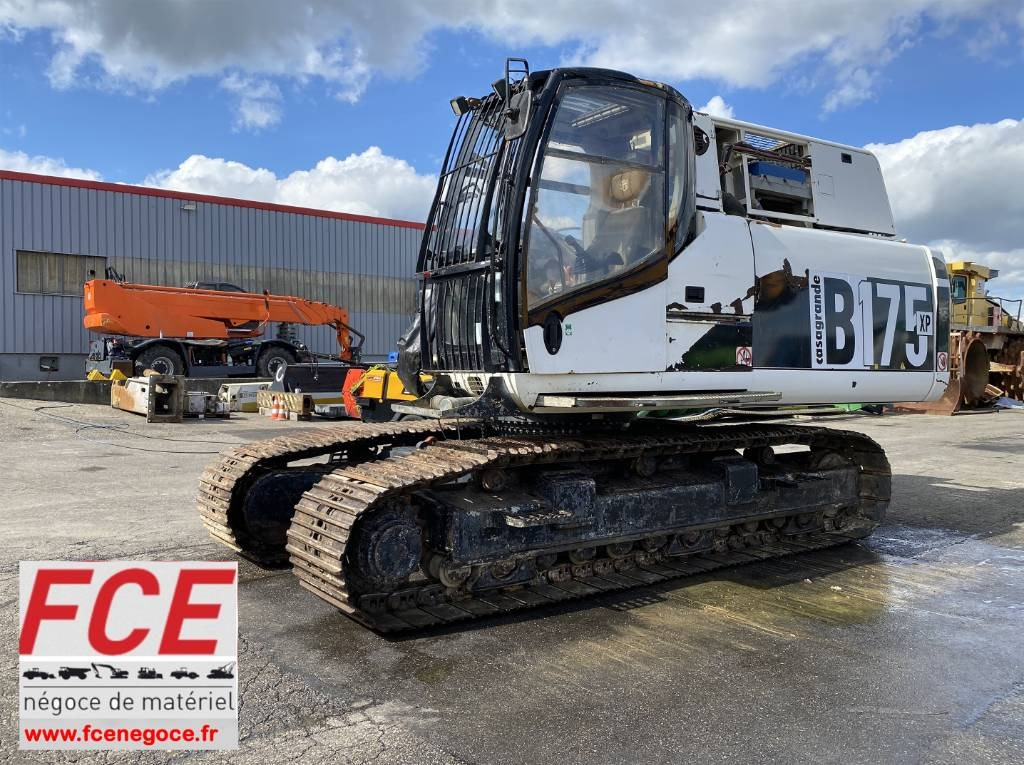 Casagrande B 175 XP 1er Main/Origine Française endommagée - Direkcionalna bušilica: slika Casagrande B 175 XP 1er Main/Origine Française endommagée - Direkcionalna bušilica Casagrande B 175 XP 1er Main/Origine Française endommagée - Direkcionalna bušilica: slika Casagrande B 175 XP 1er Main/Origine Française endommagée - Direkcionalna bušilica