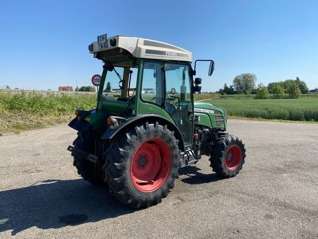 Fendt 209F Vario TMS 1er Main endommagé - Traktor: slika Fendt 209F Vario TMS 1er Main endommagé - Traktor Fendt 209F Vario TMS 1er Main endommagé - Traktor: slika Fendt 209F Vario TMS 1er Main endommagé - Traktor