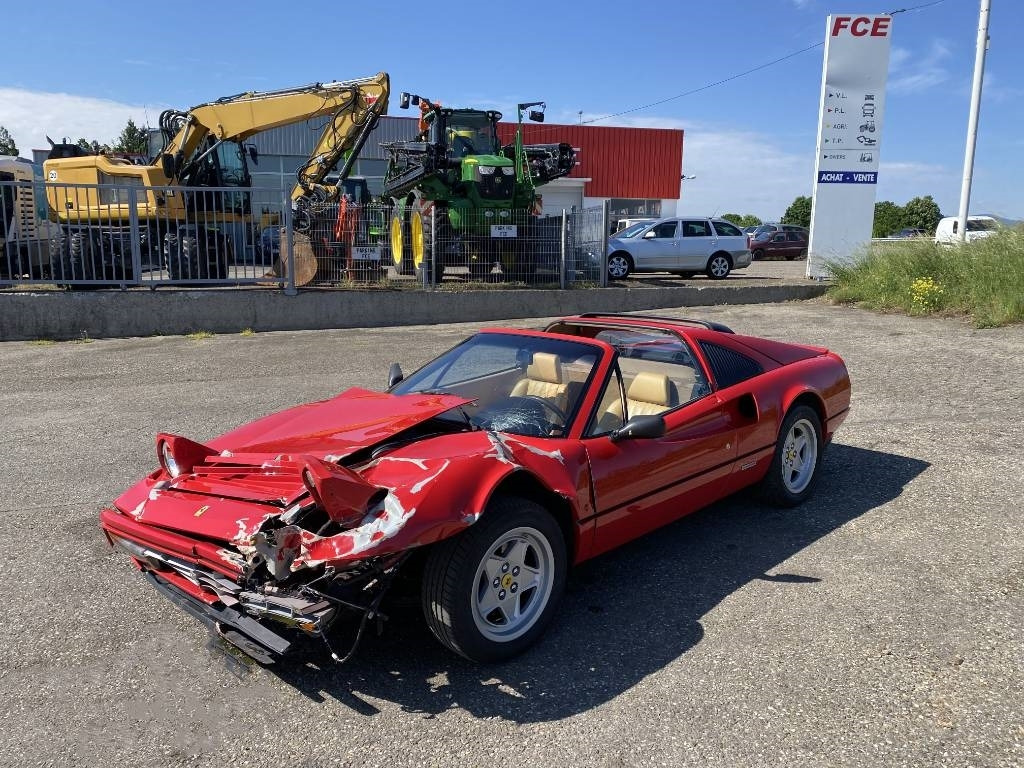 Ferrari 328 GTS / Origine Française endommagé - Automobil: slika Ferrari 328 GTS / Origine Française endommagé - Automobil Ferrari 328 GTS / Origine Française endommagé - Automobil: slika Ferrari 328 GTS / Origine Française endommagé - Automobil
